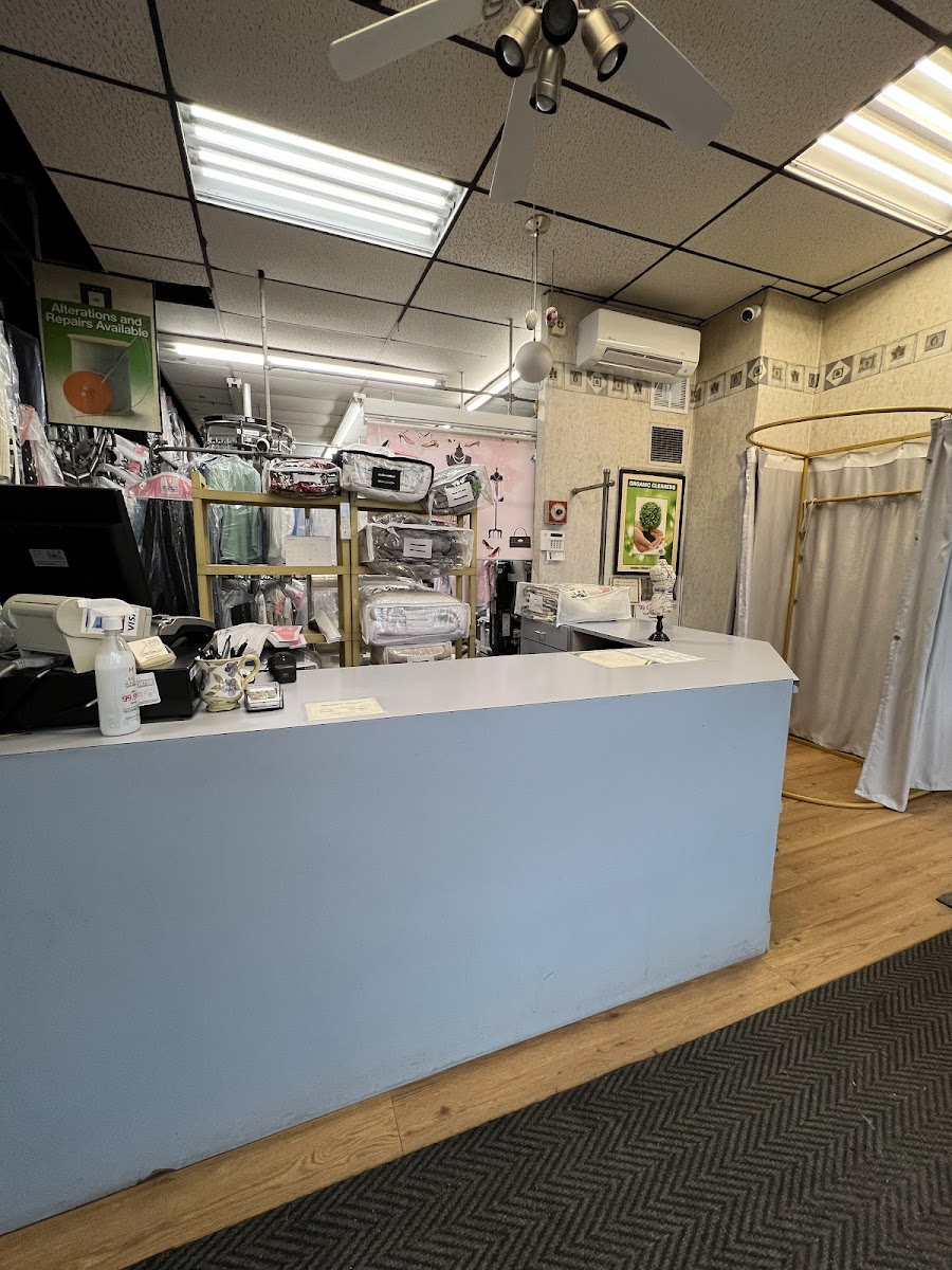 Clean laundry equipment at Stephen Thomas Cleaners in Springfield, MA