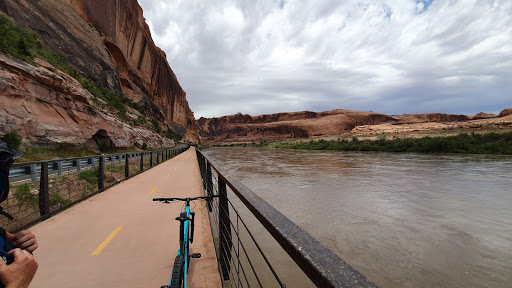 Moab Cyclery - Visual