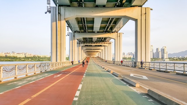 Banpo Bridge