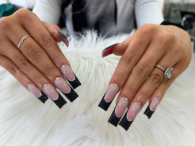 Jimmy Nails photo