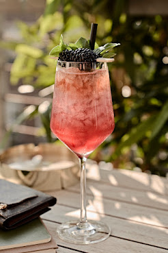 SIDE Design Hotel Hamburg by null