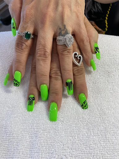 Bliss Nails - Visual