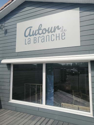 AUTOUR DE LA BRANCHE