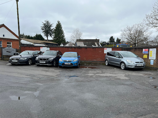 Farnborough North Station Car Park