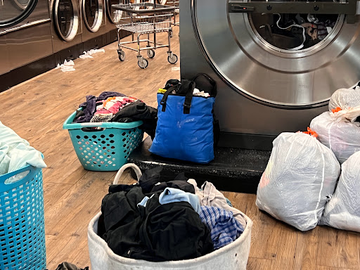 Vista Way Laundry LLC - Thumbnail