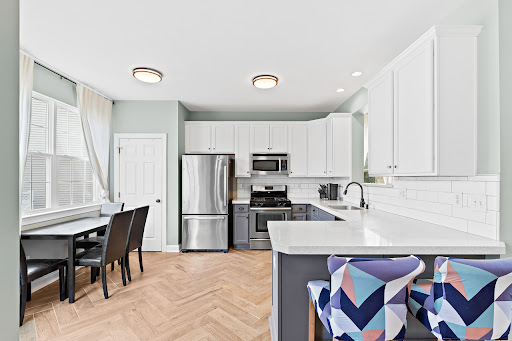 BETH VAN SYCKLE, BROKER-SALESPERSON, REAL ESTATE AGENT Gallery - United States