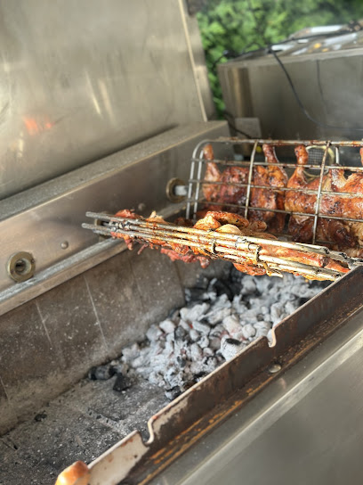 Chez Pendo’s plats sénégalais et poulet braisé halal