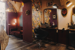 Photo n°2 de CUT MY BANGS - Amour et beauté à Montpellier (Salon de coiffure)