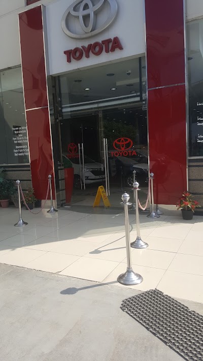Photos of الشركه المتحده الخيال Toyota & Mitsubishi
