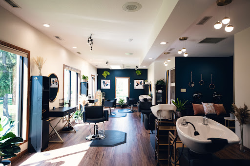 Aura Beauty Lounge, Fort Wayne, IN