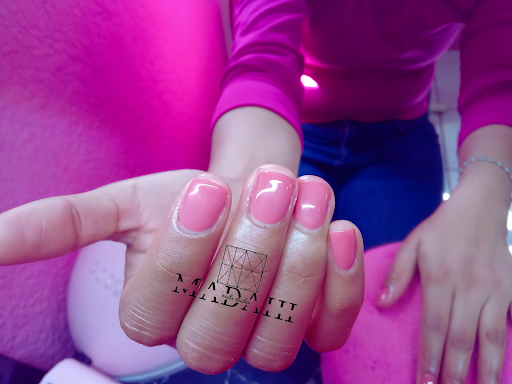 Madahi Nails Studio - Visual