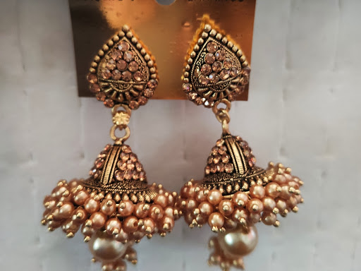 Jhumki earings post image