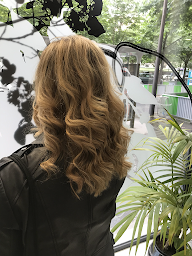 Photo n°28 de Amélie ... Coiffeur Paris 15 à Paris (Salon de coiffure)