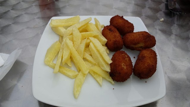 El Surtidor restaurante tapas