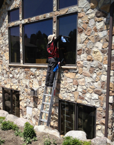Front view of Rockin Robin Window Washing in  - Best Pressure Washing Service nearby.