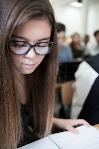Numéro de téléphone de EFAP Paris Raspail - École de Communication