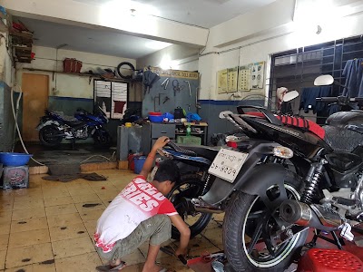 Photos of Bajaj Service Centre
