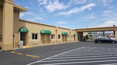 Photos of Howard Johnson Inn - Sandusky Park N. Entrance