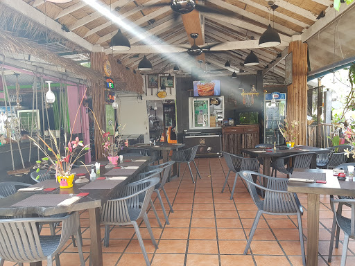 Aromi diversi Italian Restaurant Pizzeria And Beach Bar