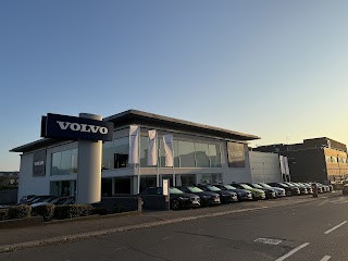 Endeavour Volvo Cars - West London
