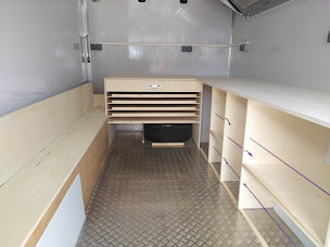 Photo n°12 de Atelier Vagabond . van aménagé . 66 . proche Perpignan à Saint-Féliu-d'Avall (Atelier de menuiserie)