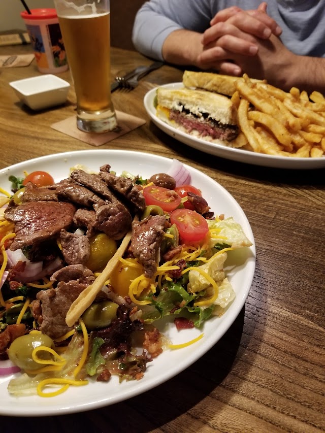 DC Oakes Brewhouse And Eatery