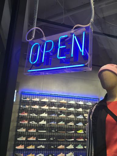 adidas Originals Chadstone - Thumbnail