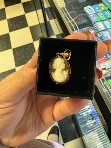 Pat's Pawn & Jewelry Gallery - United States