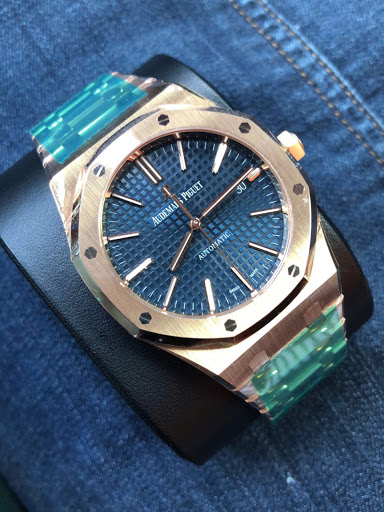 Happy Timepiece - Visual