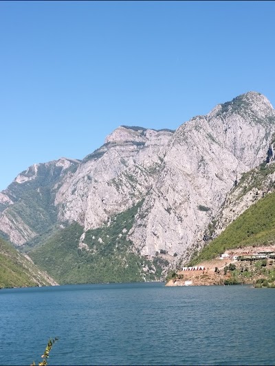 Ishulli Berishë, Koman, Albania