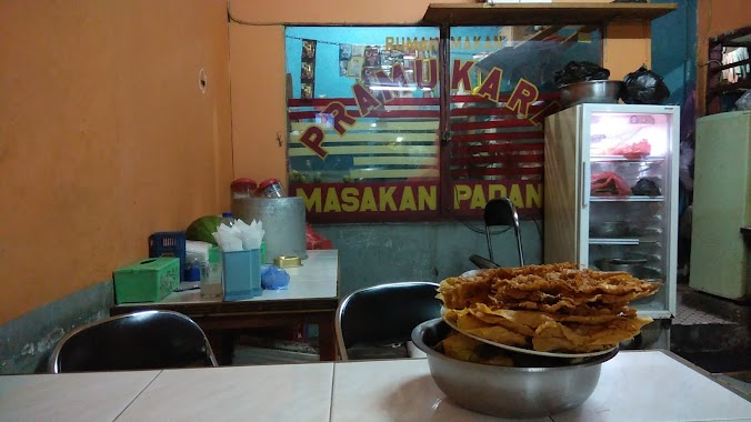 Pramuka Raya RM Masakan Padang, Author: Zulfikar Jafar