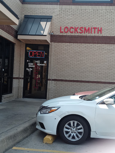 AOCO Locksmiths LLC - Visual