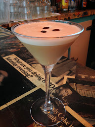 Photo n°15 de Le Gourbi Palace à Paris (Bar à cocktails)