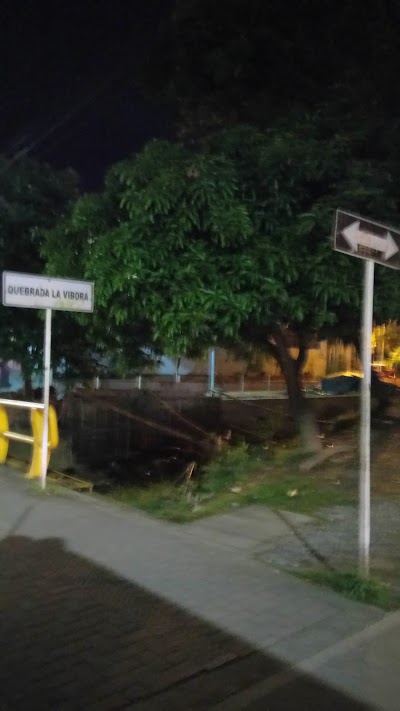Photos of Sun's Plaza