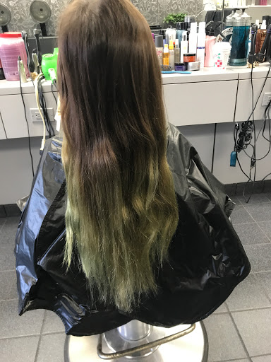Freddy's Hair Design Inc Gallery - United States