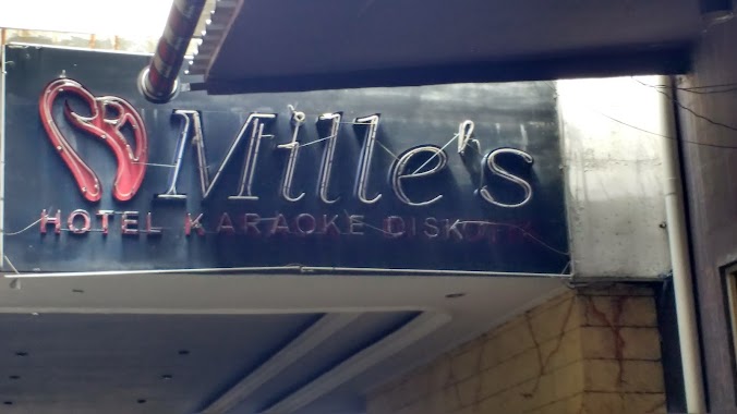 Mille's International Executive Club, Author: Daniel Myers