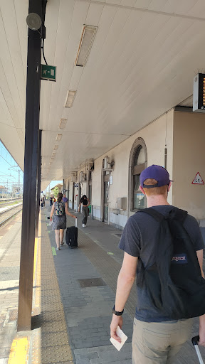 RADIOTAXI UDINE- TELEFONO C/O STAZIONE FF.SS - Thumbnail
