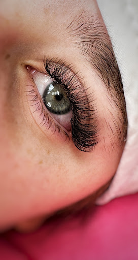 Lashes by Vivien - Thumbnail