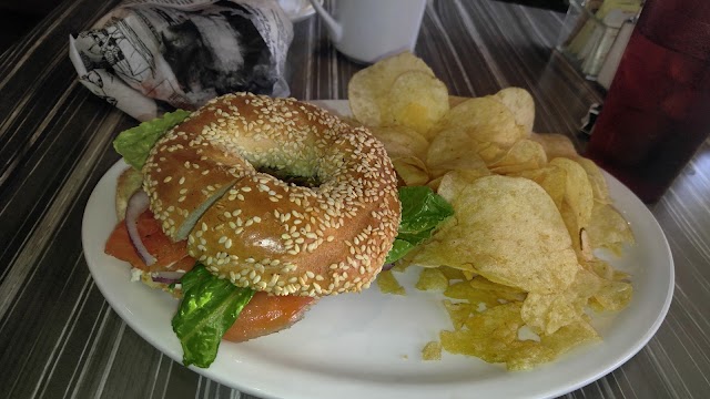 Bagel Maguire Café