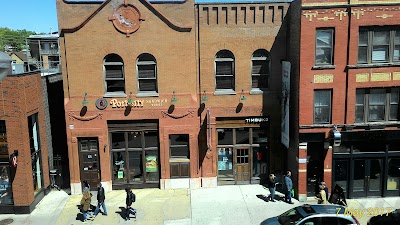 Photos of IHSP Chicago Hostel