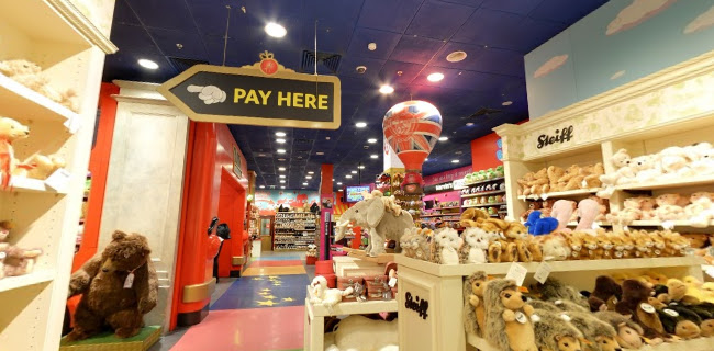 Hamleys - Shop