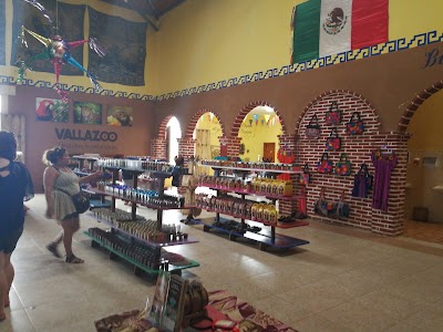 Photos of Destiler&iacute;a Mayapan