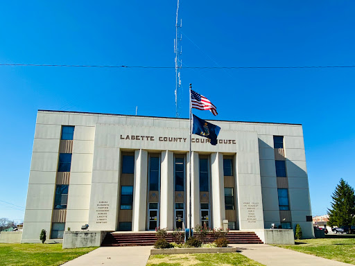 Labette County Courthouse - Thumbnail