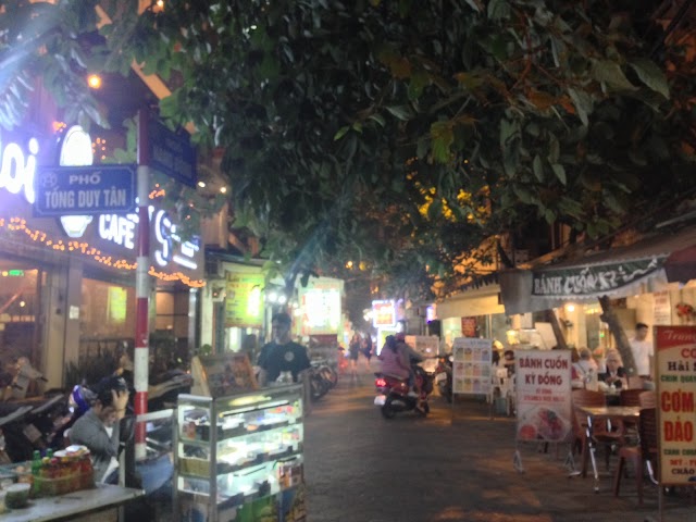 Food street Tong Duy Tan