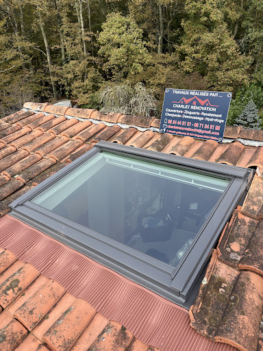Photo de CHARLET COUVERTURE RÉNOVATION - Couvreur zingueur 33 à Lormont (33310)