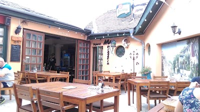 Photos of Max Pizz&eacute;ria