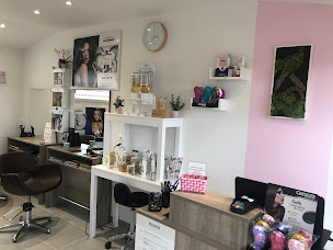 Photo n°5 de Bulle De Beauté à Trizay (Salon de coiffure)