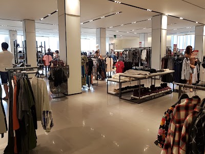 ZARA, Clothing Store