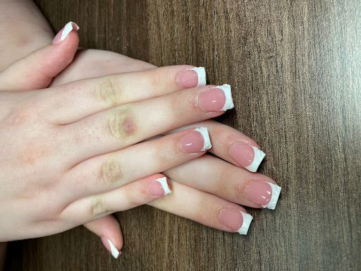 Mona Liza’s Beauty Bar