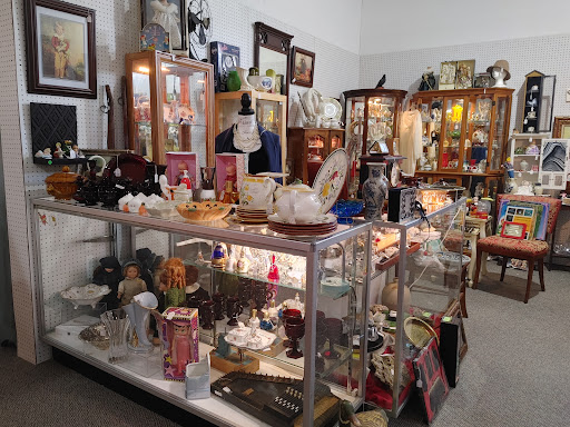 Days Of Olde Antique Center - Thumbnail